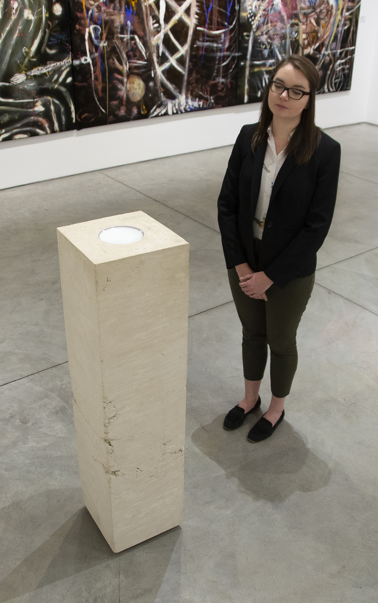 THEASTER GATES - Stand-Ins for Period of Wreckage 25 שערי THEASTER - סטנד-אין לתקופה של הריסות 25 - בטון לבן וחרסינה - 48 x 12 x 12 אינץ '.