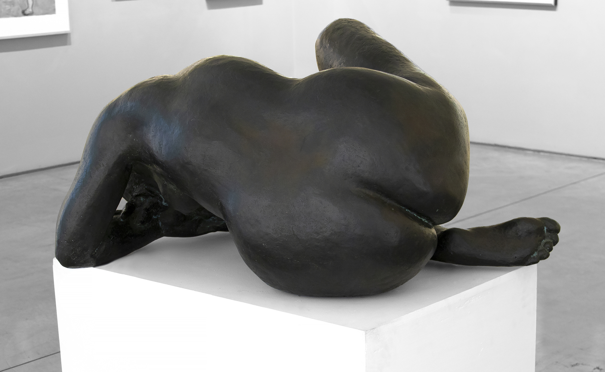 FRANCISCO ZUNIGA - Desnudo reclinado de Dolores - bronze with green patina - 21 x 43 1/4 x 21 1/2 in.