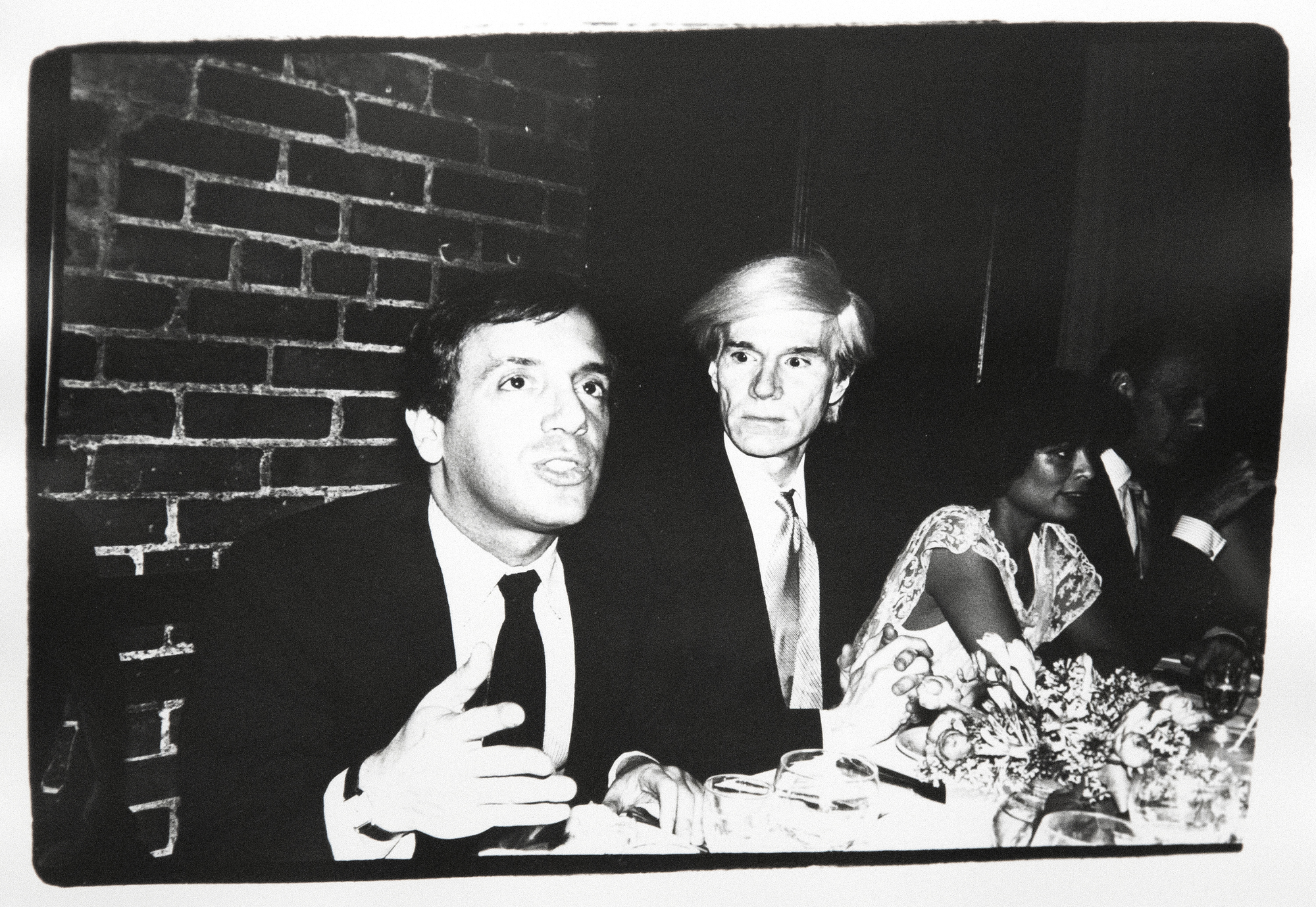 ANDY WARHOL - Andy and Steve Rubell - シルバーゼラチンプリント - 8 x 10 in.