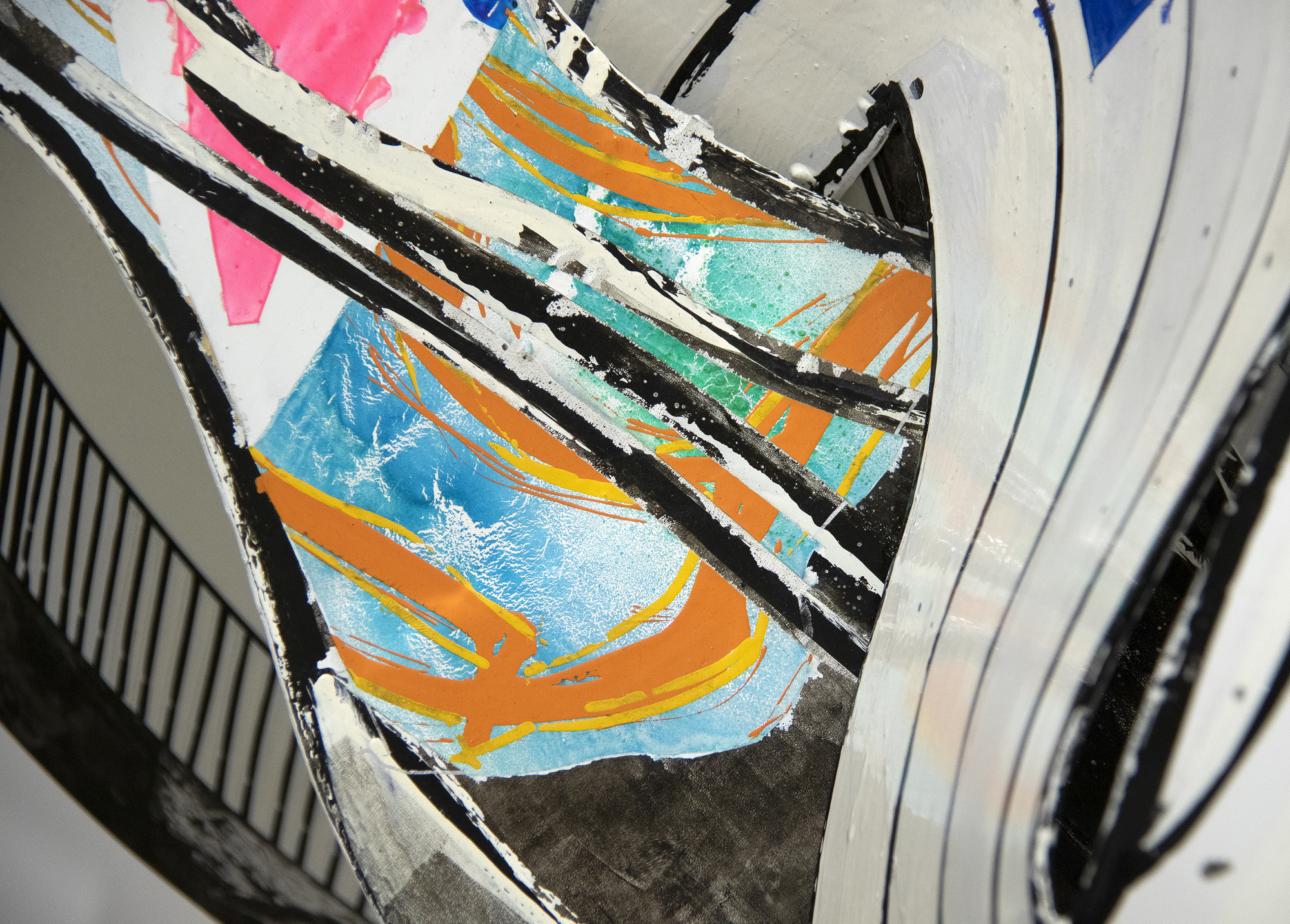 FRANK STELLA - The Musket FRANK STELLA - The Musket - técnica mixta sobre aluminio - 74 1/2 x 77 1/2 x 33 in.