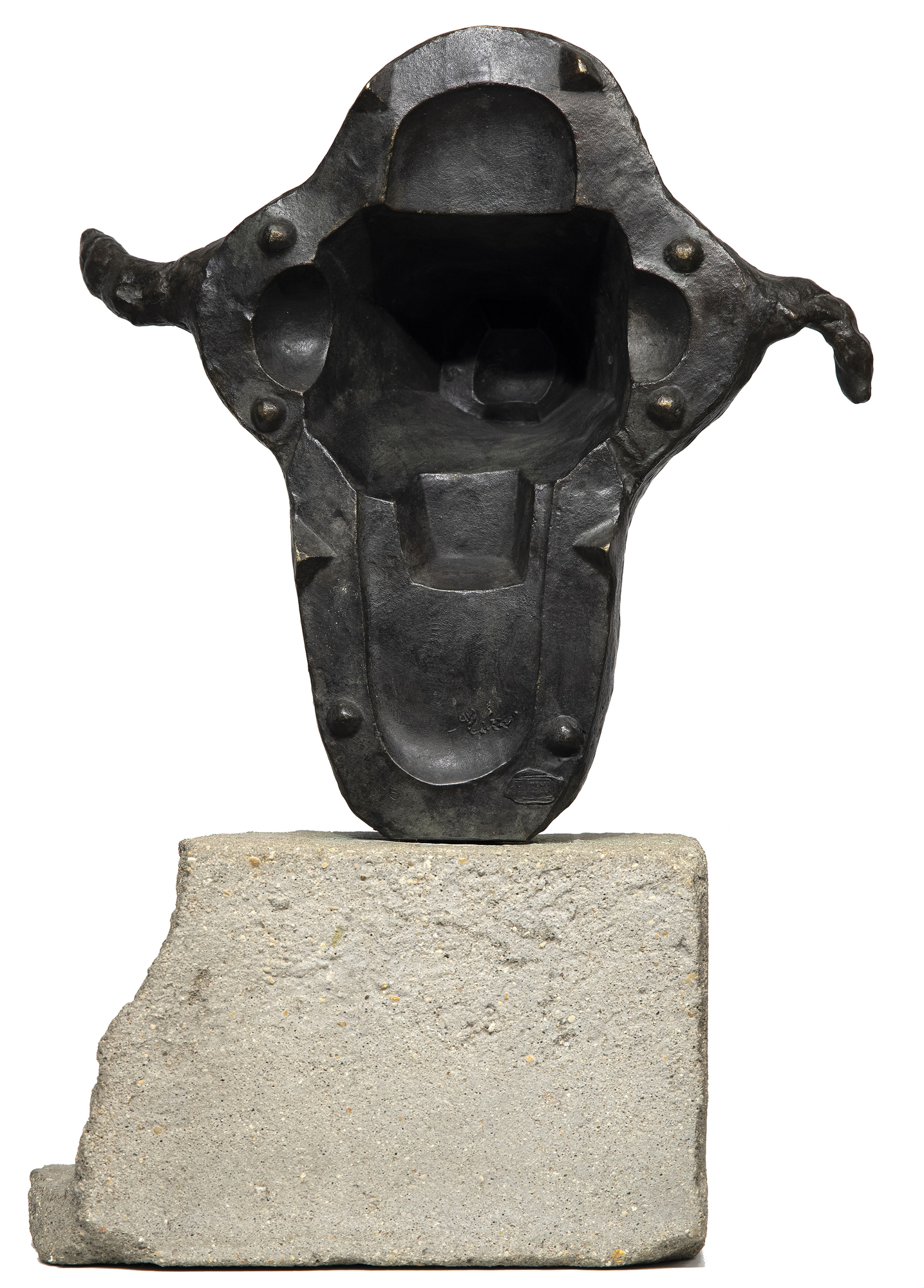 JOAN MIRO - L'Oiseau JOAN MIRO - L'Oiseau - bronze and cinderblock - 23 7/8 x 20 x 16 1/8 in.