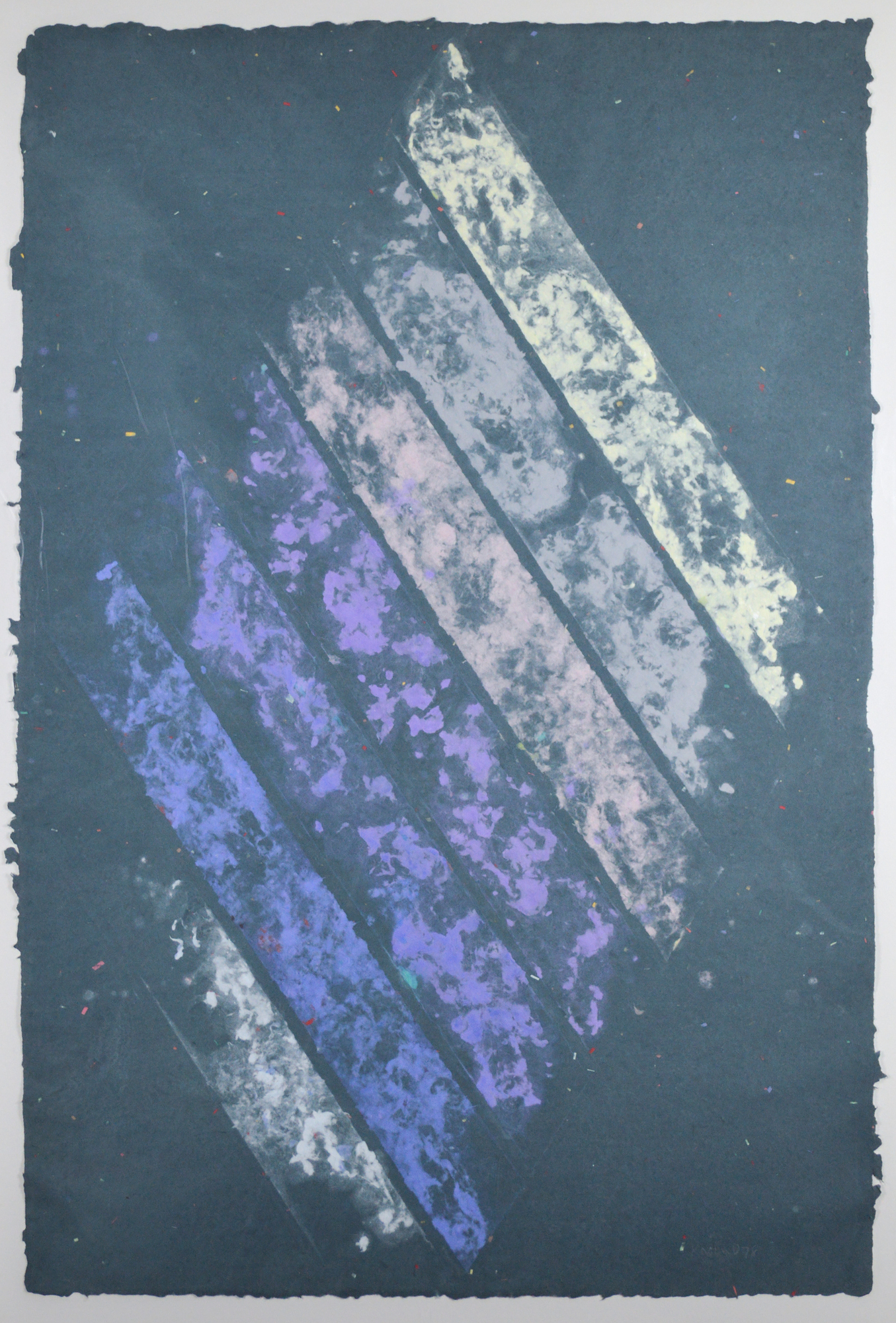 KENNETH NOLAND - Diagonal Stripe VI-21 קנת נולנד - פס אלכסוני VI-21 - נייר בעבודת יד - 48 x 33 1/2 אינץ'.