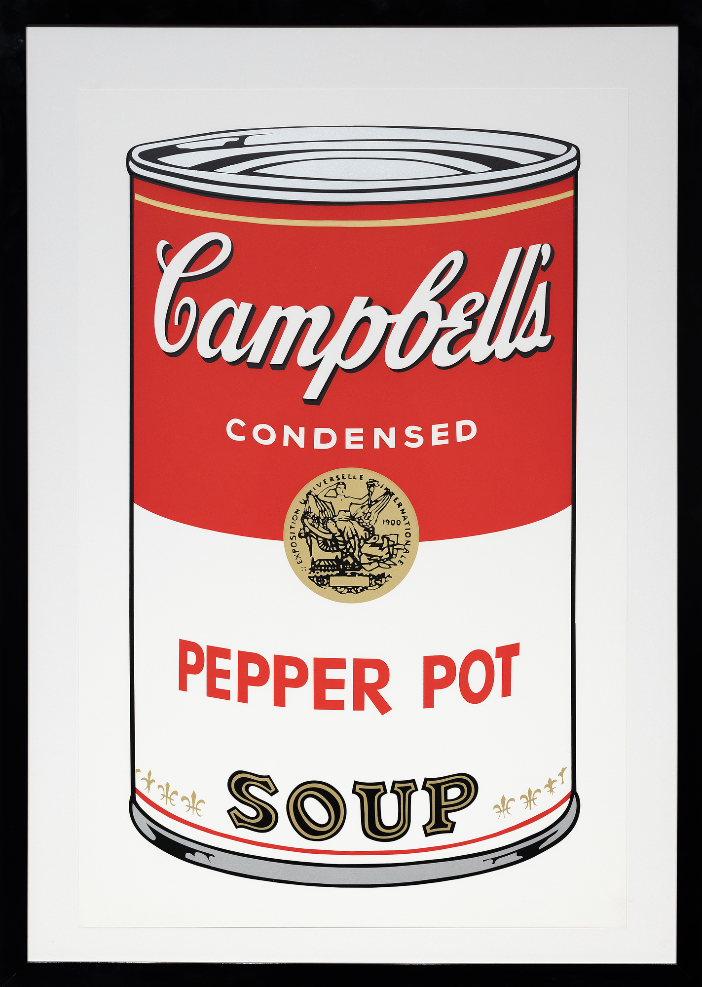 Andy Warhols Campbell&#039;s Soup Cans Serie markiert einen entscheidenden Moment in seiner Karriere und der Pop Art Bewegung. Die Serie, bestehend aus 32 Leinwänden, die jeweils eine andere Geschmacksrichtung zeigen, revolutionierte die Kunstwelt, indem sie alltägliche Konsumgüter in den Status der hohen Kunst erhob. Der Siebdruck Pepper Pot aus dem Jahr 1968 zeigt den für ihn typischen Stil mit leuchtenden, flachen Farben und sich wiederholenden Bildern, die für die Massenproduktion und die Konsumkultur charakteristisch sind. Der Siebdruck, eine kommerzielle Technik, passt zu Warhols Interesse, die Grenzen zwischen hoher Kunst und kommerzieller Kunst zu verwischen und künstlerische Werte und Wahrnehmungen in Frage zu stellen.