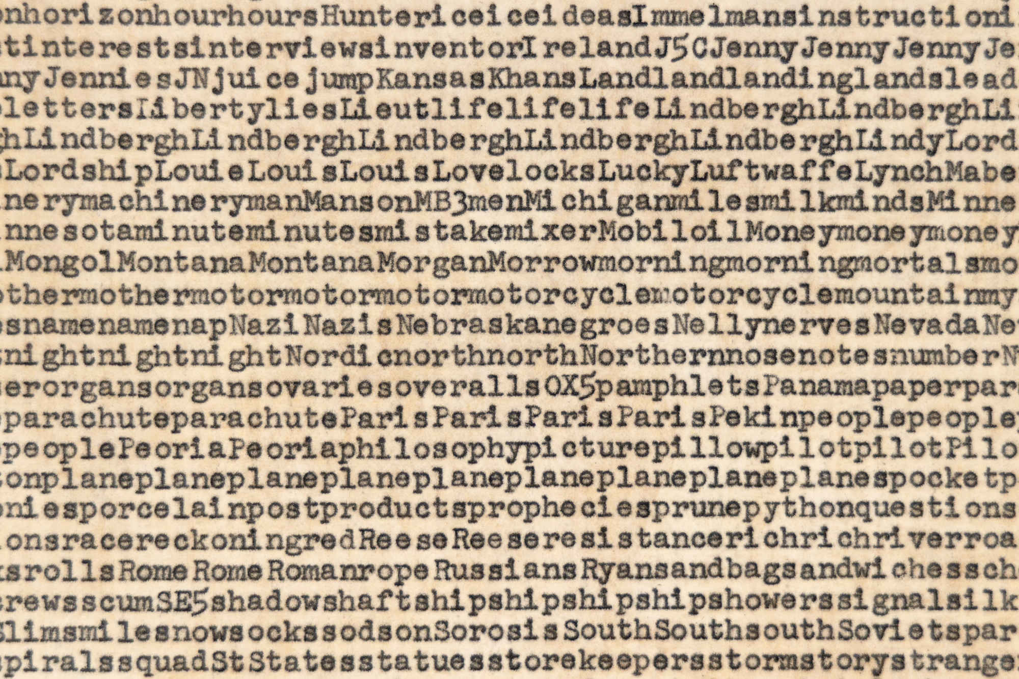 Carl Andre est un artiste américain qui a aidé à la sculpture minimaliste pionnière et a été l'époux de la célèbre et célèbre artiste Ana Mendieta. Il s'agit d'un texte classique du début des années 1960, typique de ses poèmes qui sont composés en sélectionnant des mots individuels à partir de textes sources, puis en les classant sur la page selon des critères simples et évidents, qui, dans ce cas, est par ordre alphabétique. L'aviateur Charles Lindbergh a profondément fasciné Carl André qu'il a retrouvé comme source pour sa poésie. Cette œuvre avec sa répétition structurée comme ses célèbres sculptures reflètent le minimalisme et le post-minimalisme qui ont émergé dans les années 1960 et 1970 avec Christopher Knowles, poète du béton.