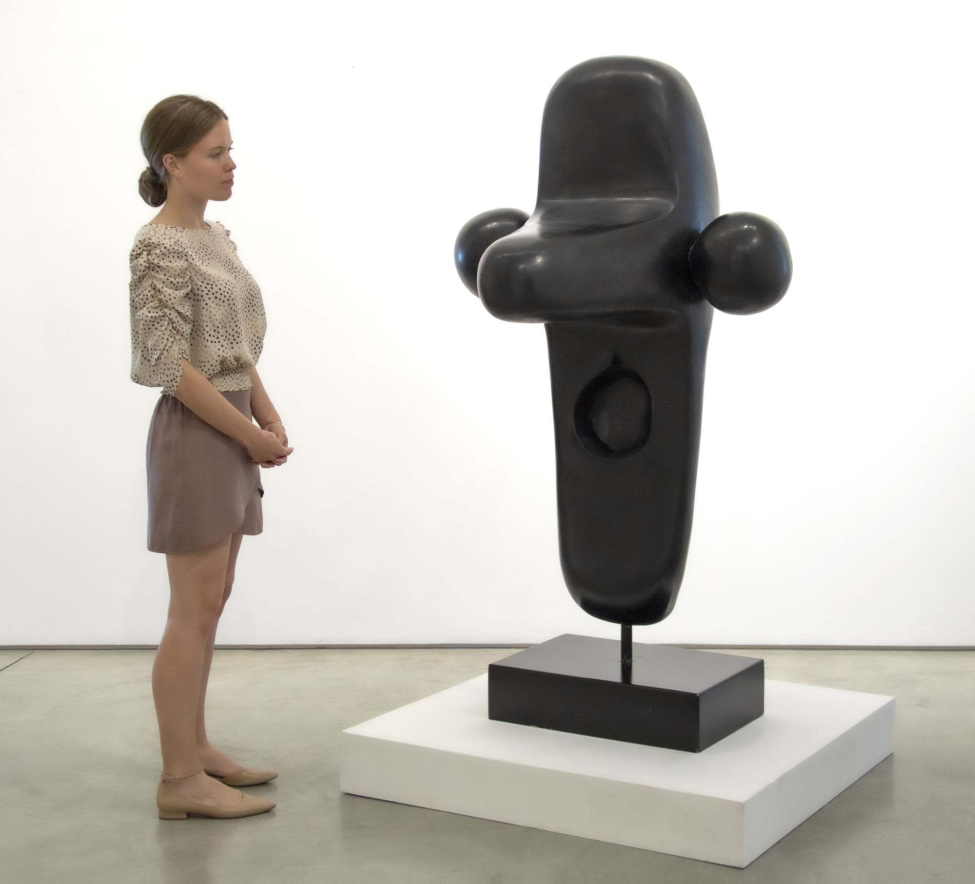 JOAN MIRO - Tête de femme (déesse) - bronze with black patina - 66 x 36 1/2 x 30 in.