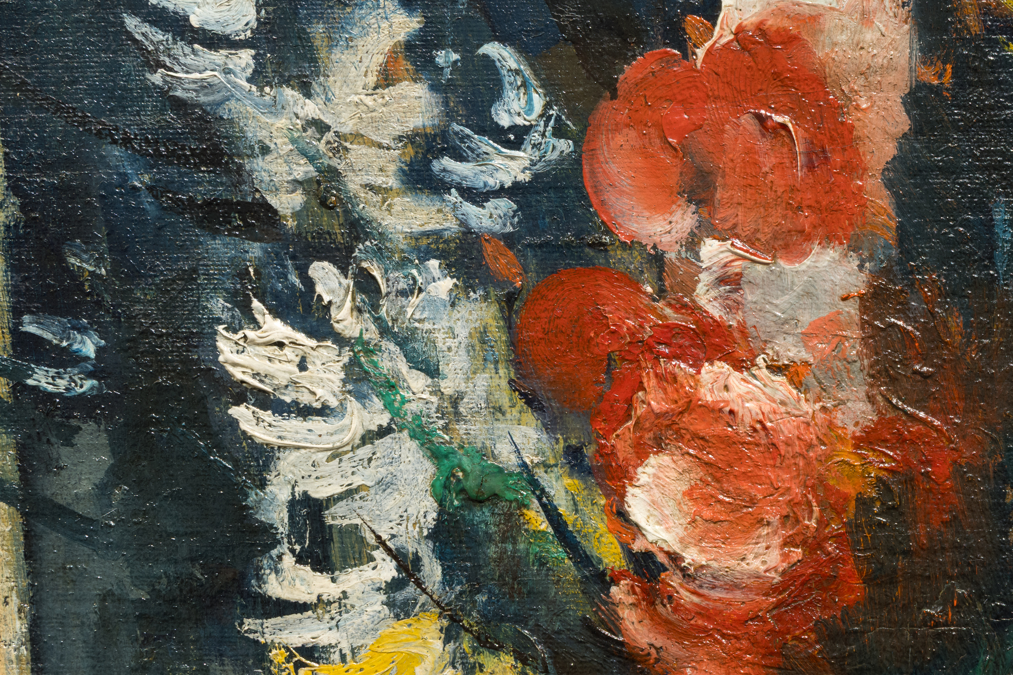 MAURICE DE VLAMINCK - Fleurs dans un vase - oil on canvas - 21 1/4 x 15 in.
