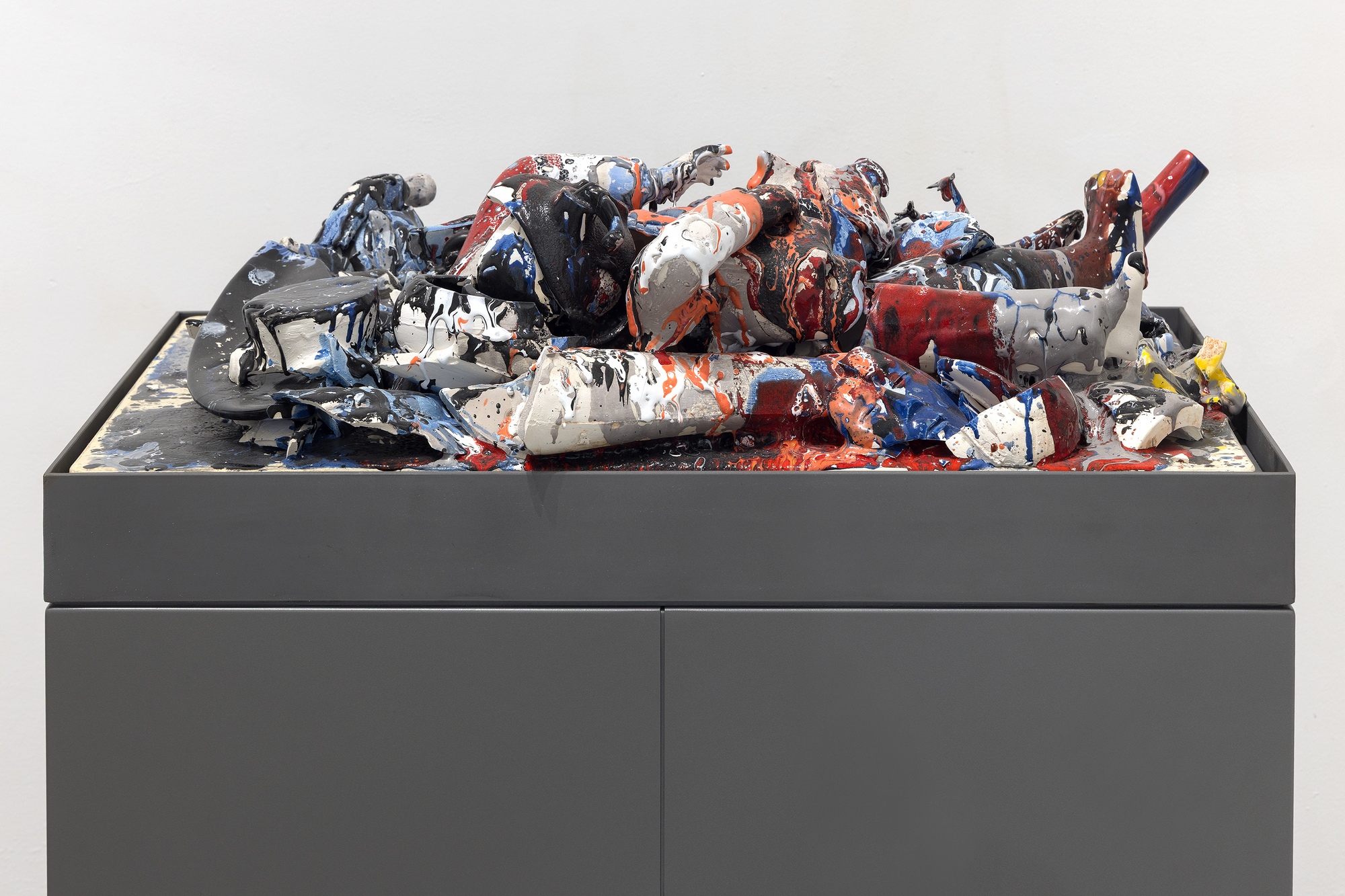 WALEAD BESHTY - Los Caballos en la Conquista WALEAD BESHTY - Los Caballos en la Conquista - Ceramica Suro slip cast remnants, glaze, and firing plate - 9 1/2 x 32 1/4 x 21 1/2 in.