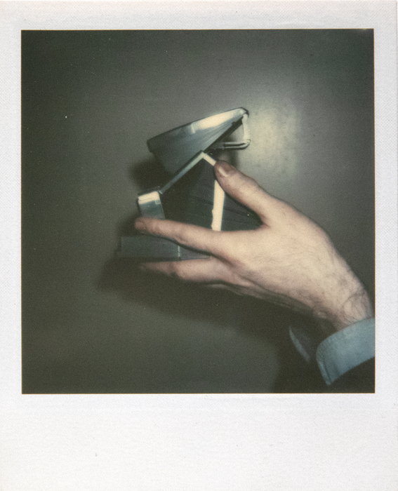 ANDY WARHOL - Self-Portrait with Camera (diptych) ANDY WARHOL - Self-Portrait with Camera (diptych) - Polaroid, Polacolor - 4 1/4 x 3 3/8 in. ea.