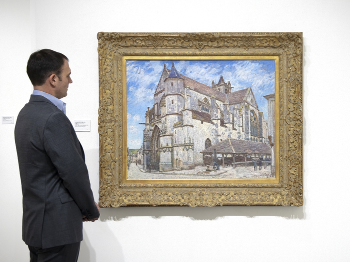 ALFRED SISLEY - L'Église de Moret, le Soir ALFRED SISLEY - L'Église de Moret, le Soir - oil canvas - 31 1/4 x 39 1/2 in.