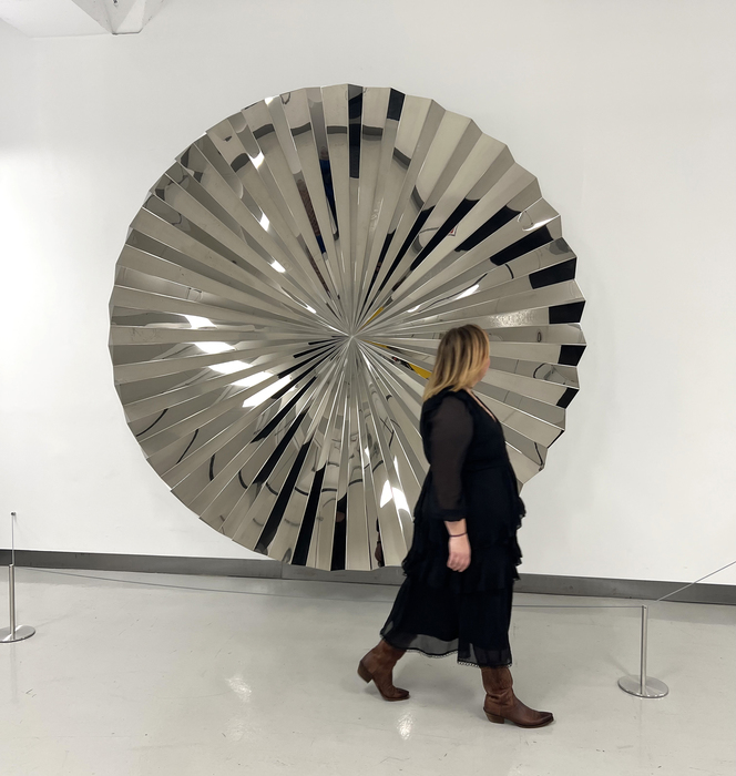 ANISH KAPOOR - Halo ANISH KAPOOR - Halo - stainless steel - 120 x 120 x 27 in.