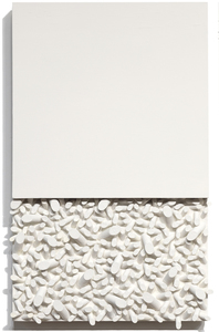 سيرجيو دي كامارجو - Relief Opus 194 - خشب مطلي - 22 3/4 × 14 1/4 × 2 3/4 بوصة.