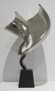 DAVID MORRIS - Horn Plenty 2 - vernickeltes Polymer auf Kunststeinbasis - 18 1/2 x 9 1/4 x 11 in.