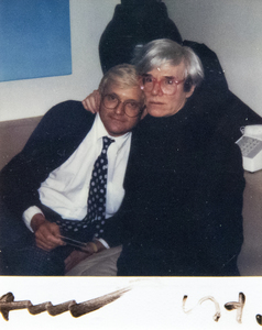 ANDY WARHOL - David Hockney y Andy Warhol - Polaroid, Polacolor - 4 1/4 x 3 3/8 in.